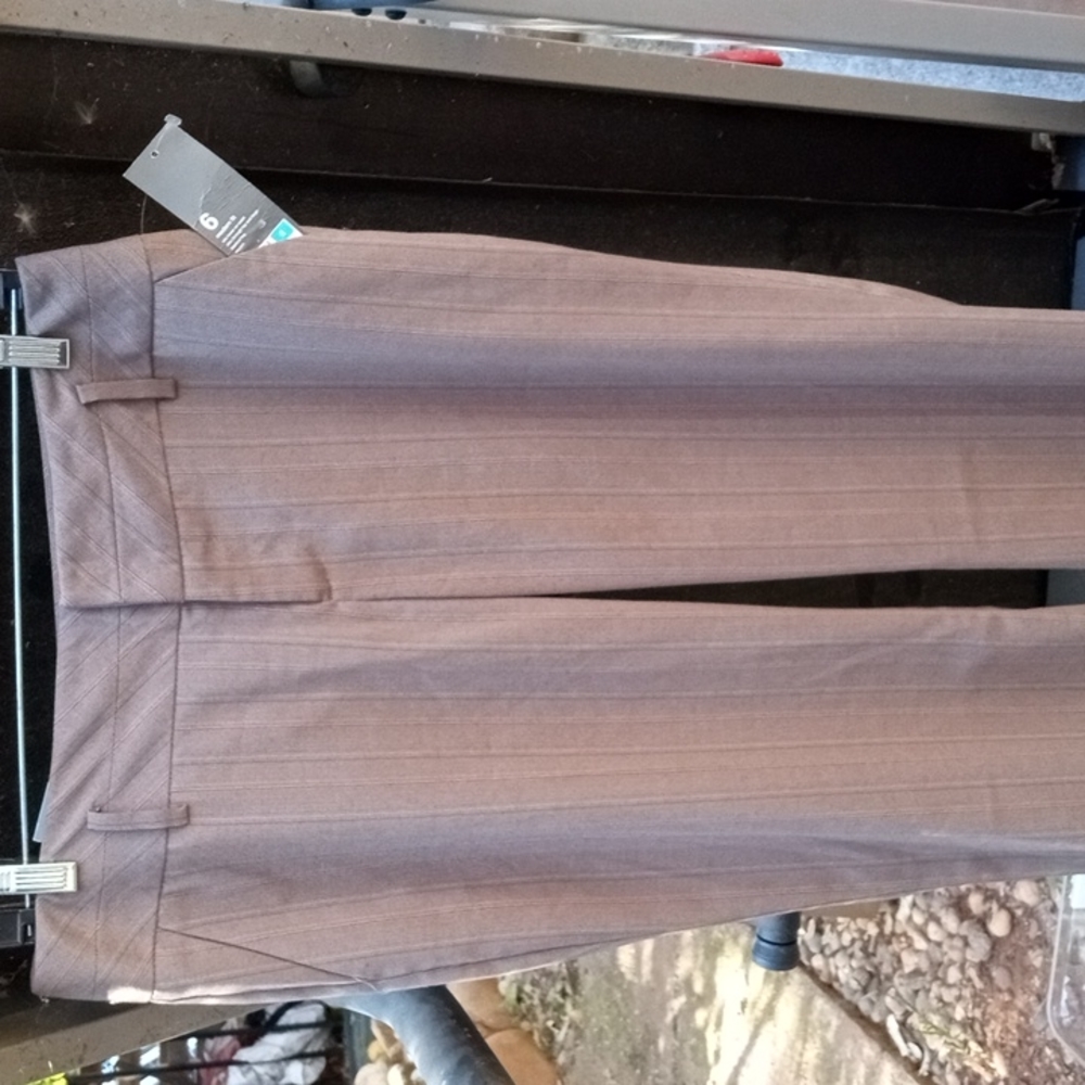 Mossimo Modern Fit Bootcut Leg size 6 BNWT..